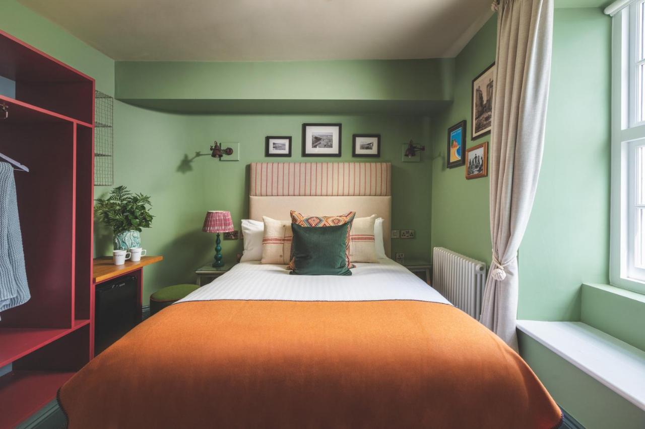 Rock Point Inn Lyme Regis Bagian luar foto